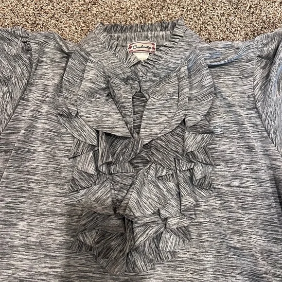 Soulmates Gray Ruffled Cap Sleeve Blouse - Picture 6 of 7
